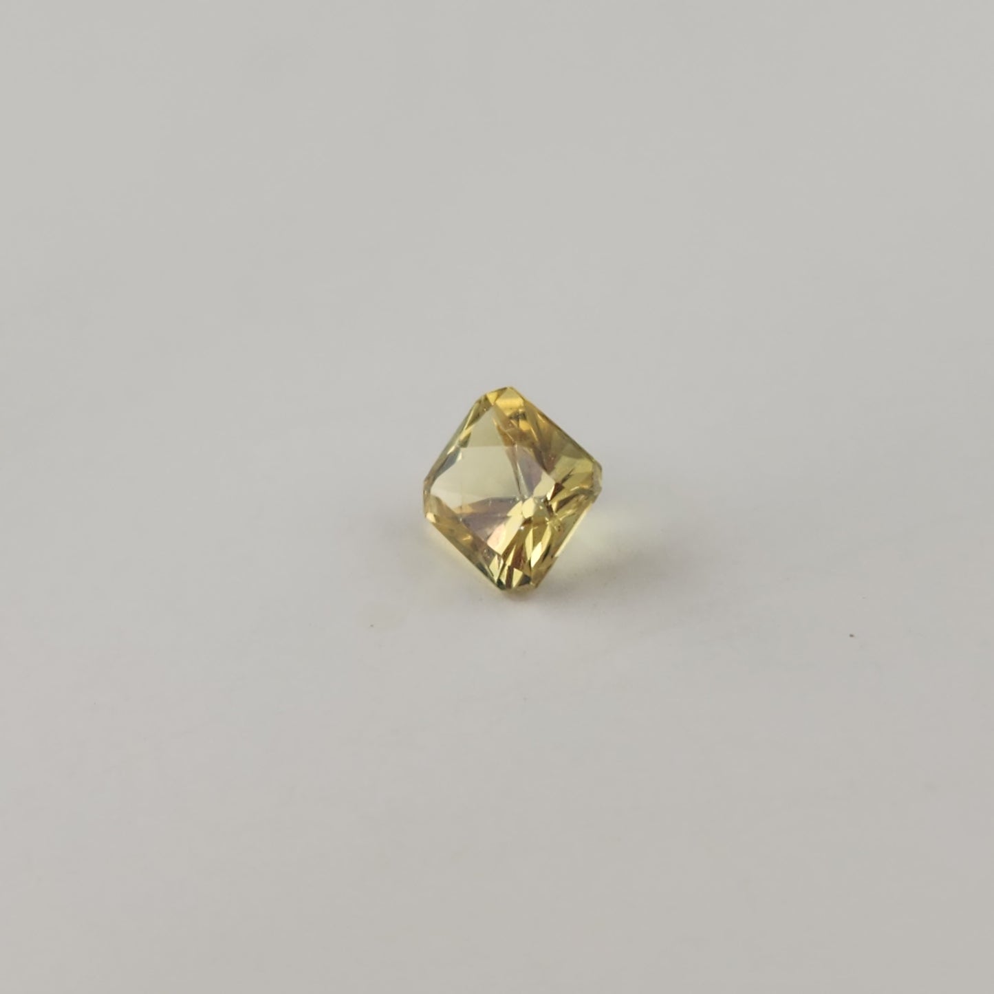 0.73 ct Yellow Green Sapphire