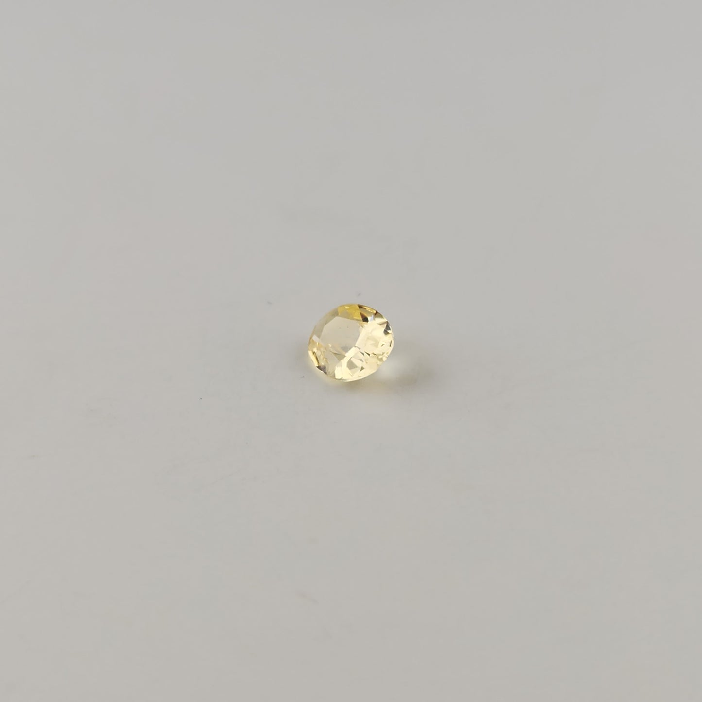 0.94 ct Light Yellow Sapphire