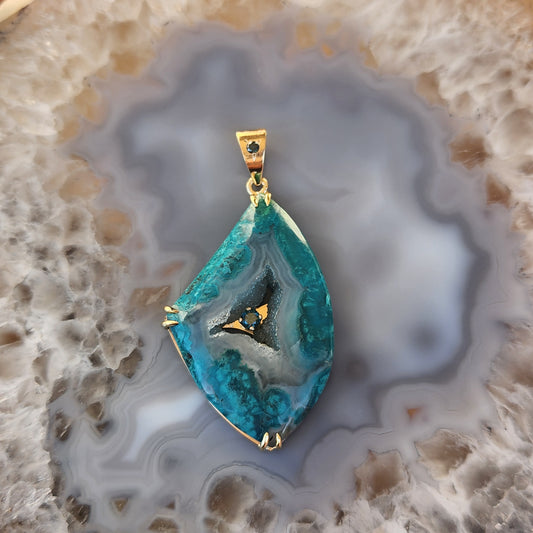 Gem Silica Pendant set in 14 kt Gold