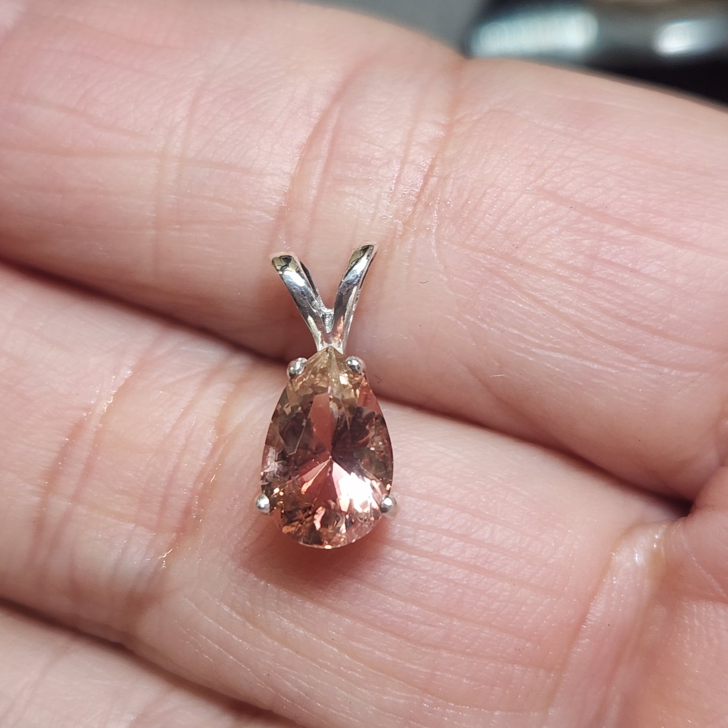 Oregon Sunstone pendant set in silver