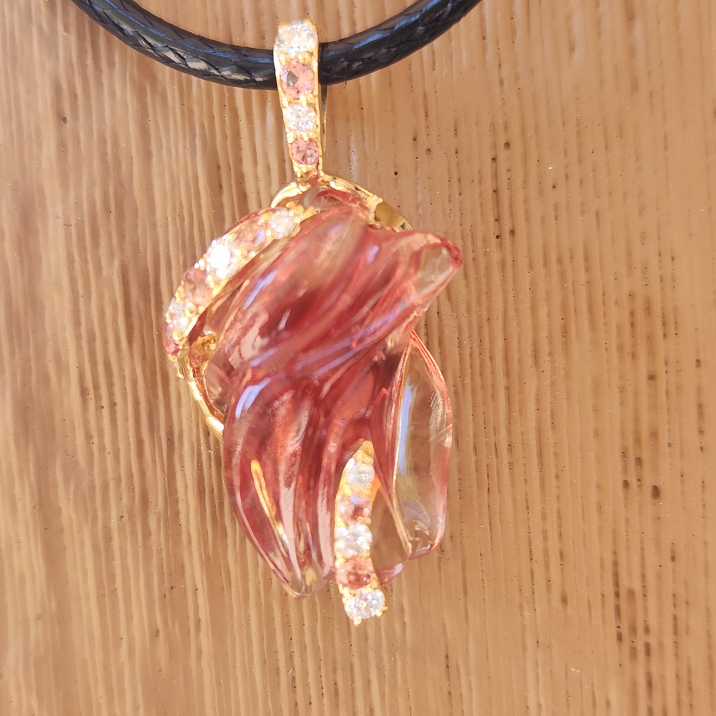 13.75 ct Oregon Sunstone Free from carving Pendant 14 ky