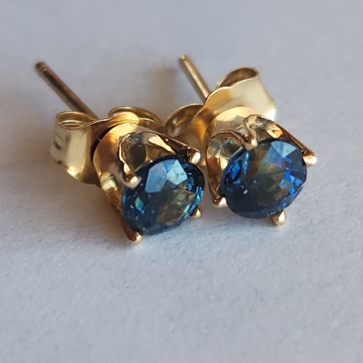Sapphire Earring 14 kt yellow Gold