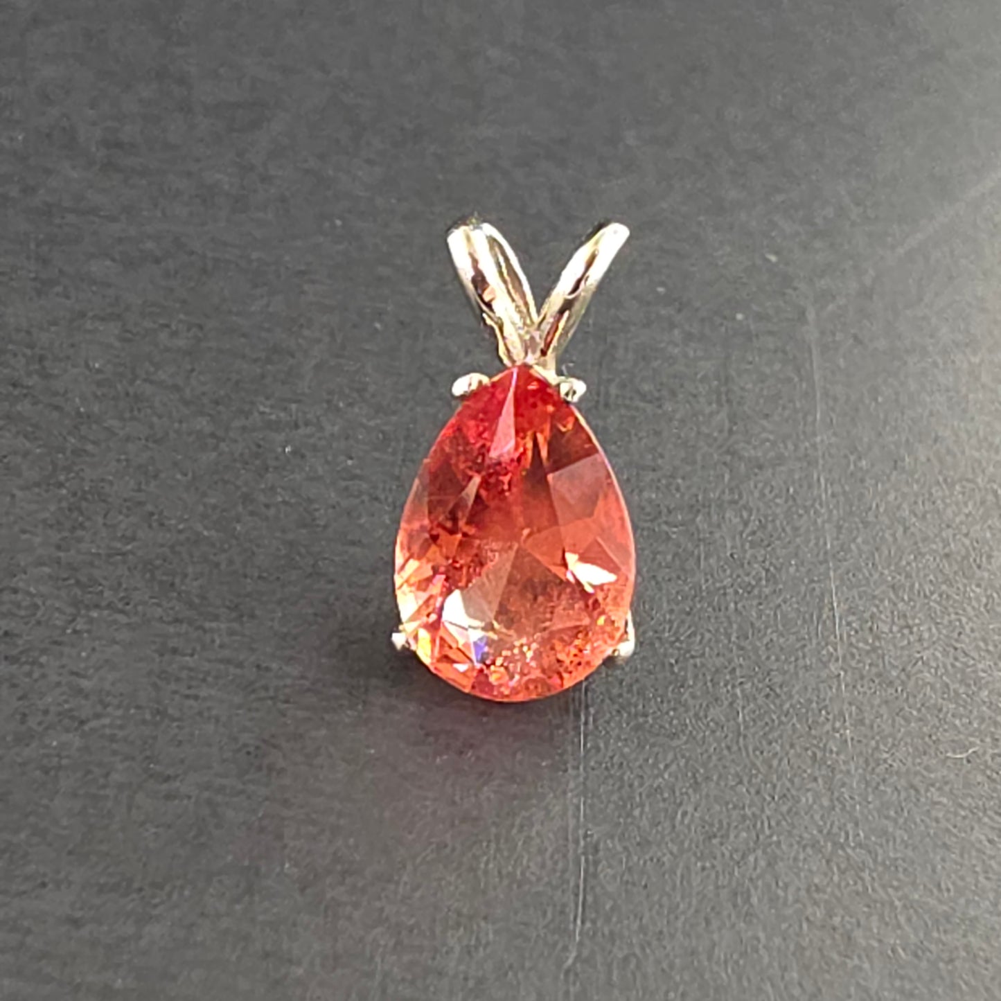 Oregon Sunstone Pendant set in 14 kt Gold