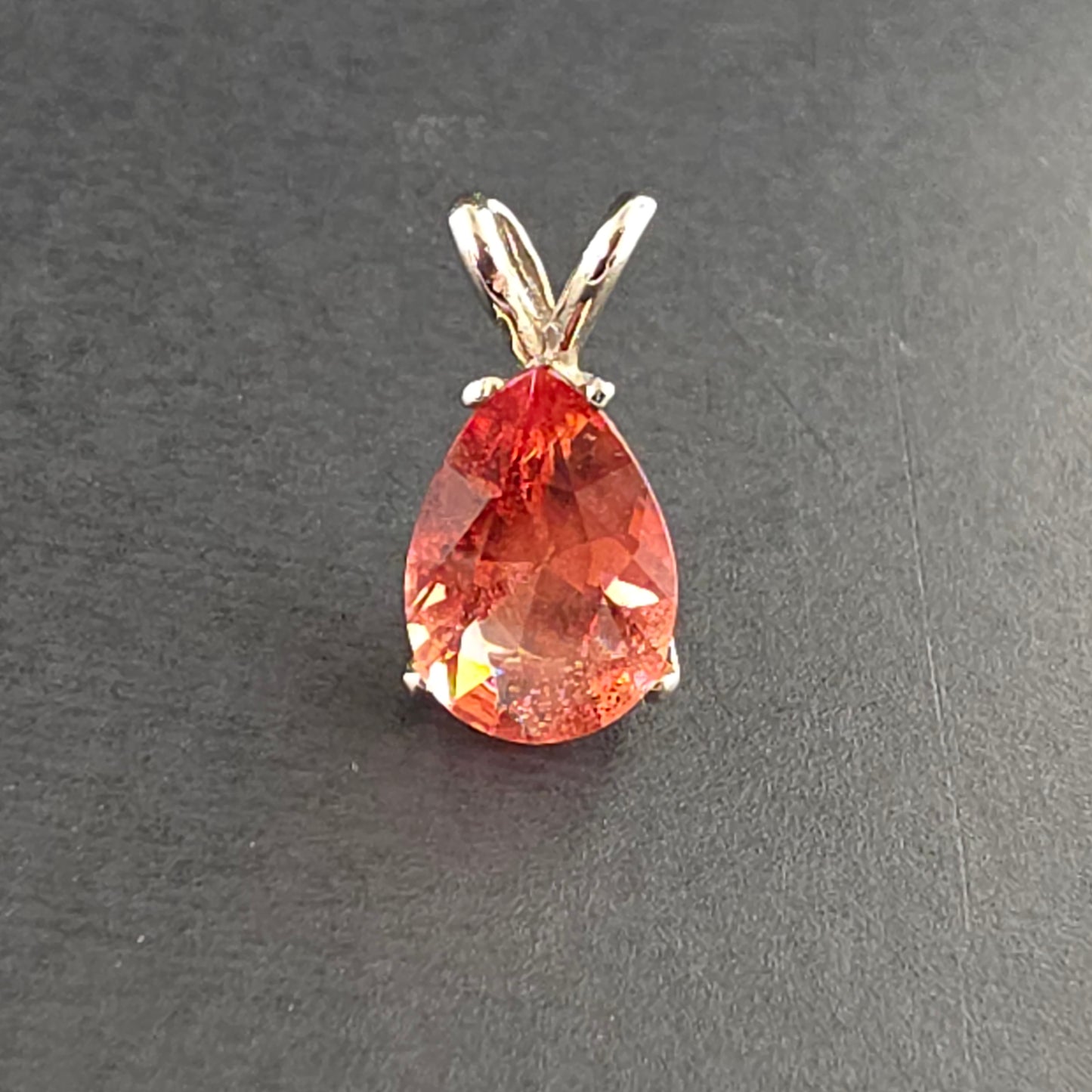 Oregon Sunstone Pendant set in 14 kt Gold