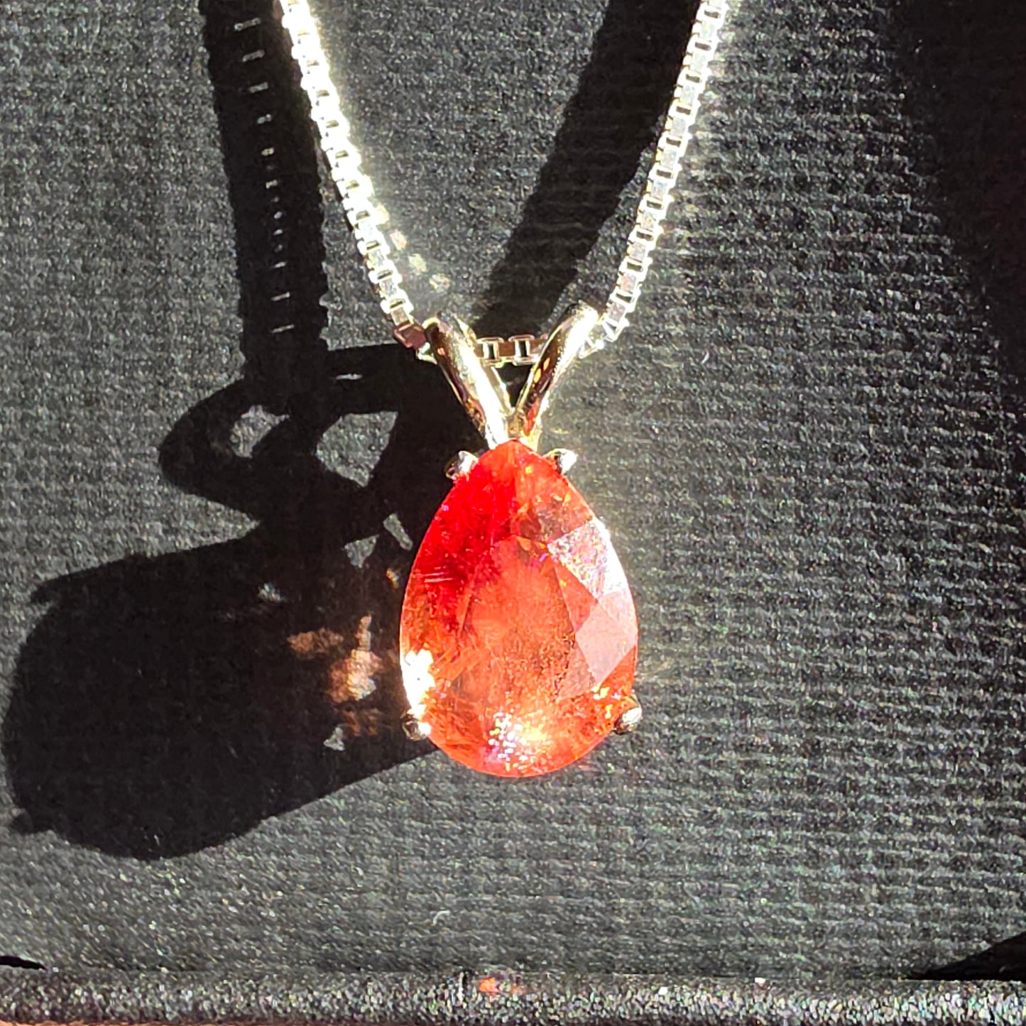 Oregon Sunstone Pendant set in 14 kt Gold