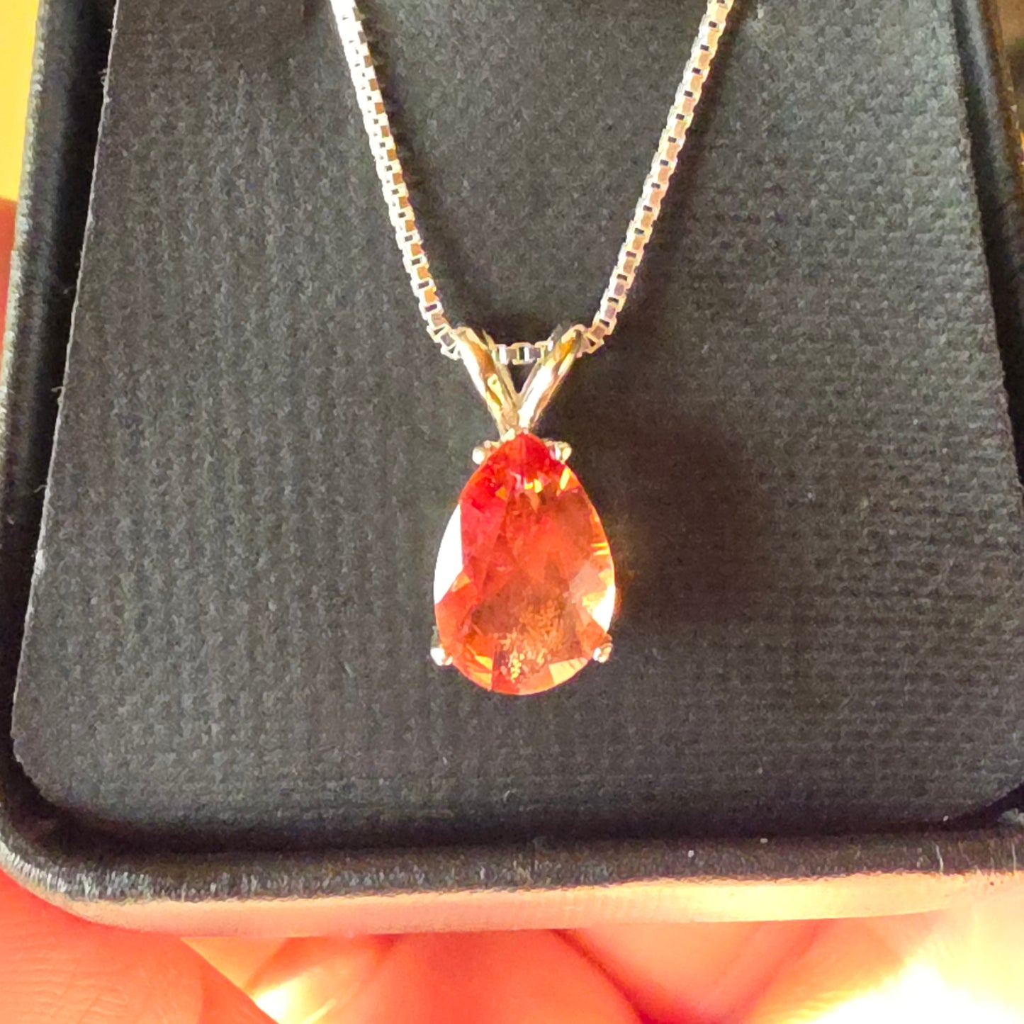 Oregon Sunstone Pendant set in 14 kt Gold