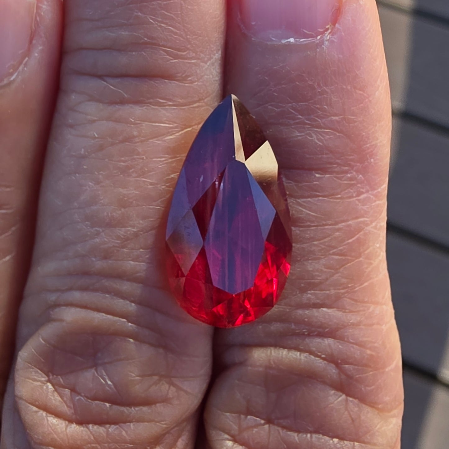 Red and schiller Oregon Sunstone 9.45 ct