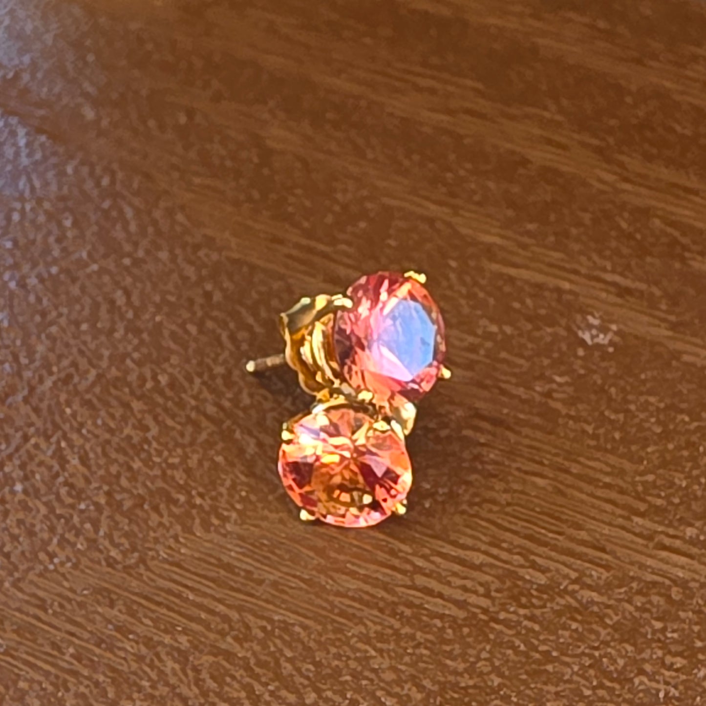 Oregon Sunstones 2.24 ct Earrings 14ky gold 7 x 7 mm