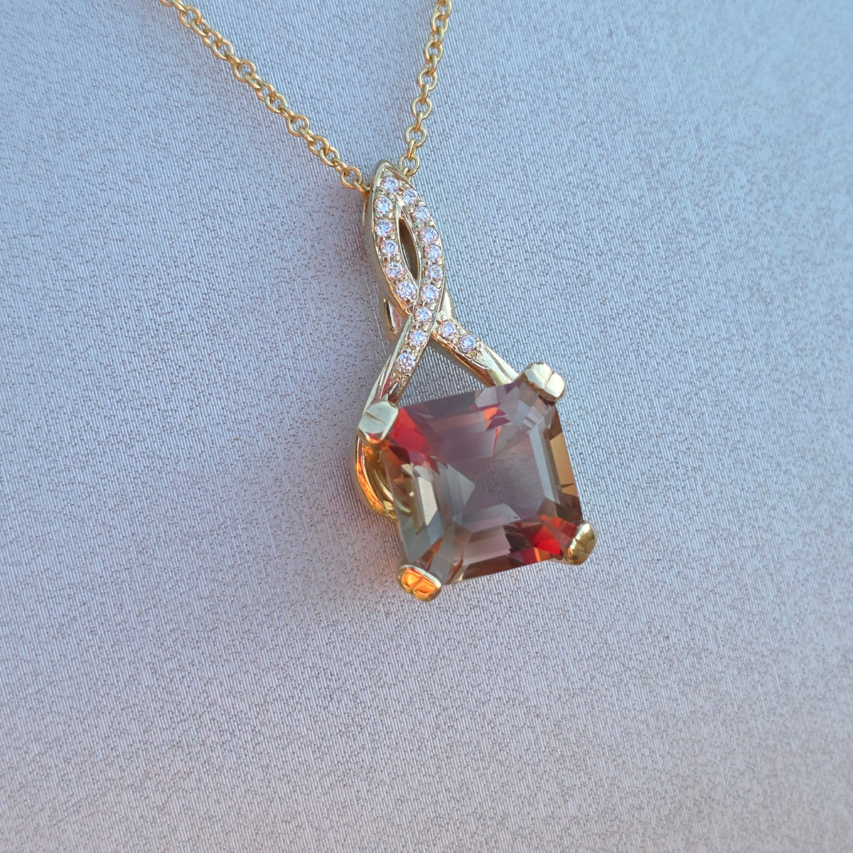 4.32 ct Oregon Sunstone 14 kt Gold