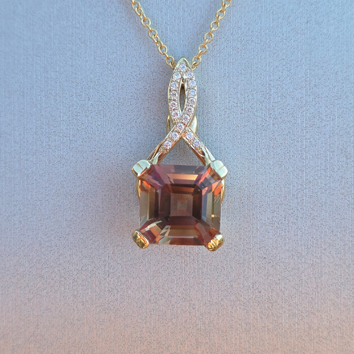 4.32 ct Oregon Sunstone 14 kt Gold