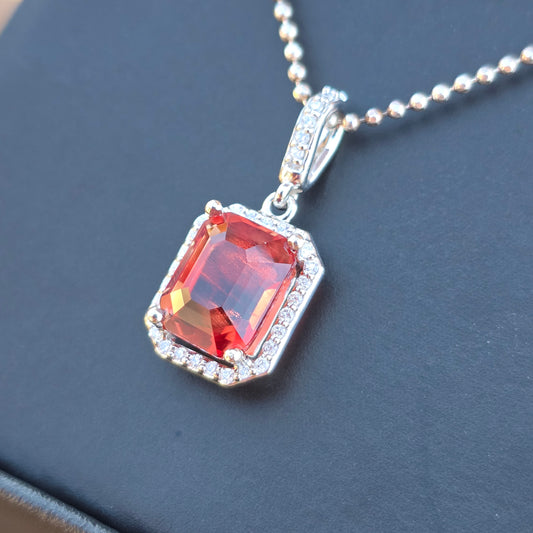 Oregon Sunstone 2.72 ct Pendant 14 kt gold