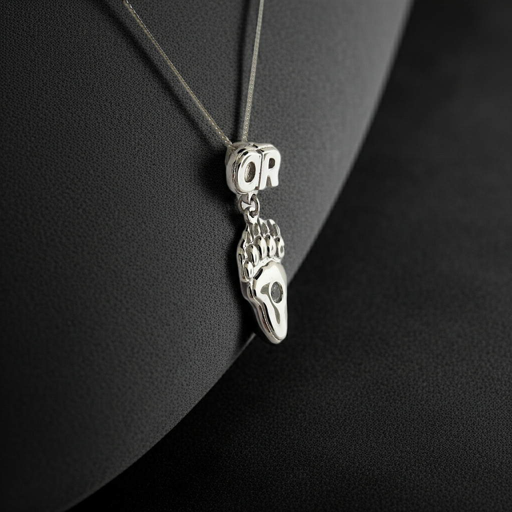Oregon Bear Paw Pendant with Sapphire