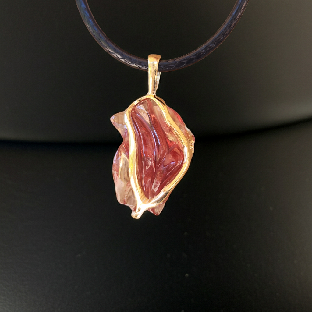 13.75 ct Oregon Sunstone Free from carving Pendant 14 ky
