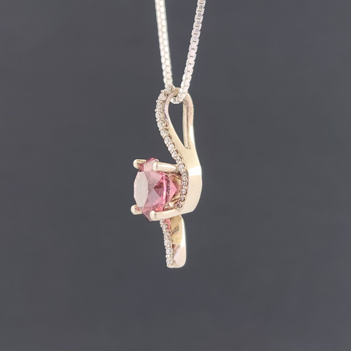 Tourmaline in 14kw Gold pendant
