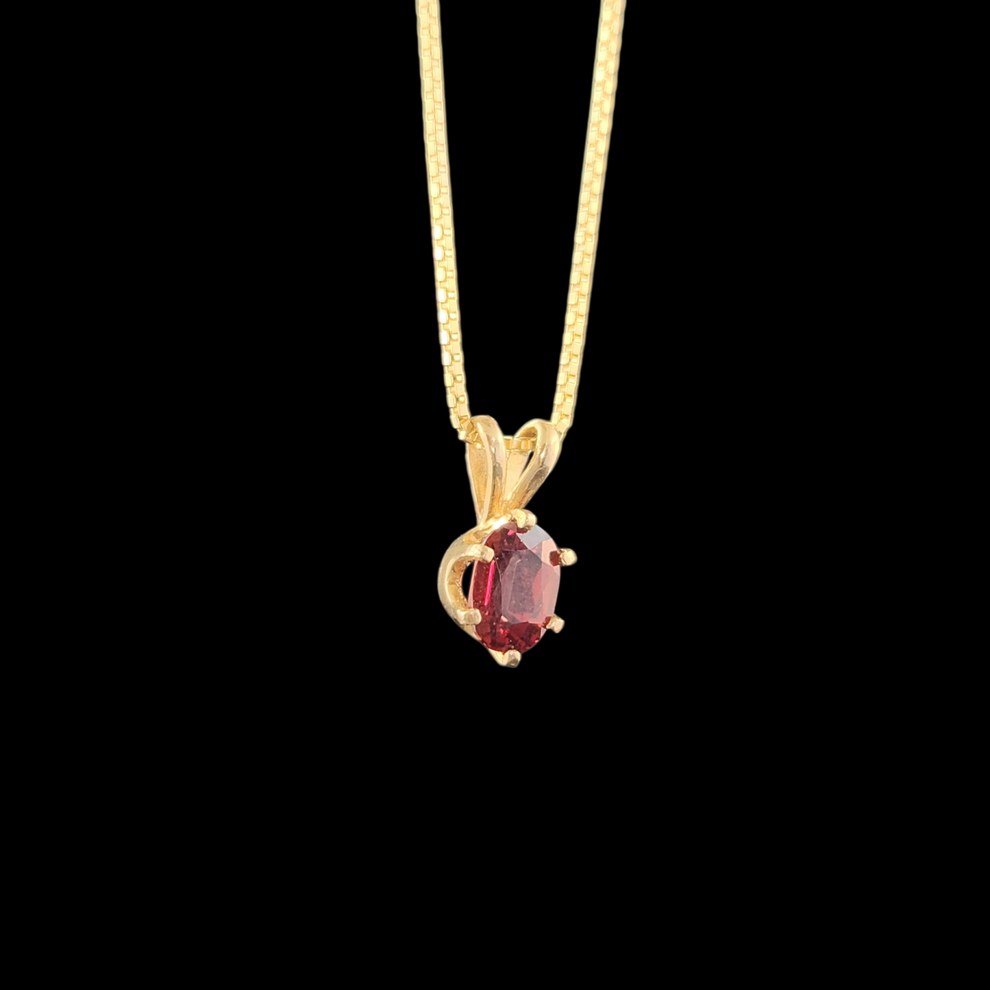 Garnet in 14ky gold pendant