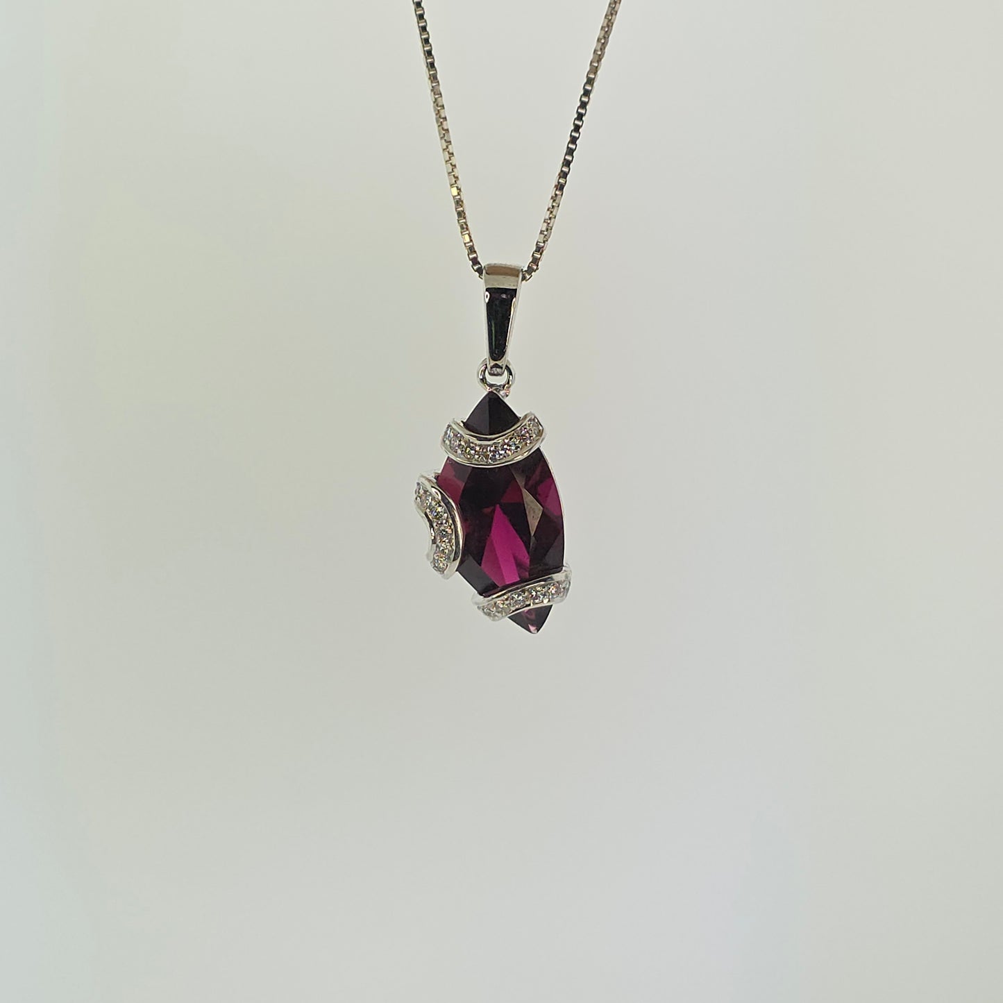 Rubelite Tourmaline in 18kw Gold Pendant