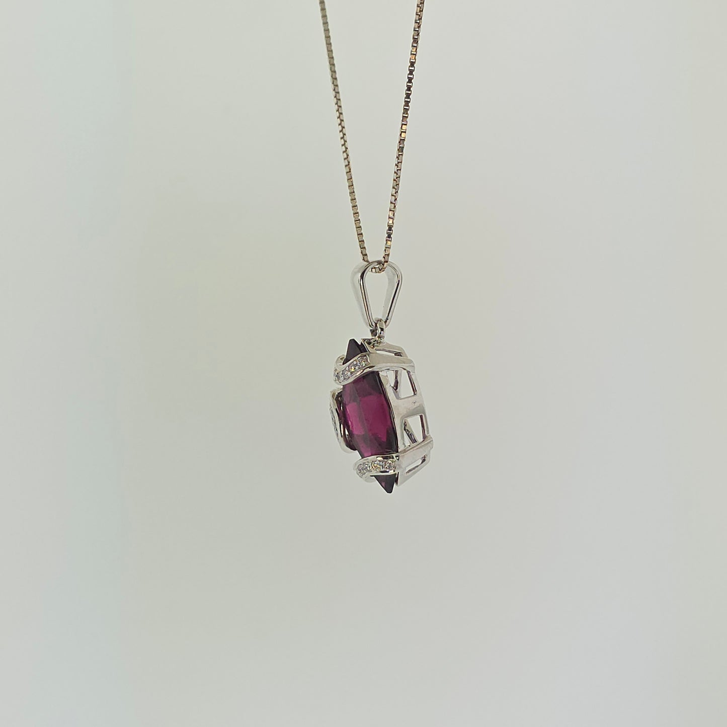 Rubelite Tourmaline in 18kw Gold Pendant