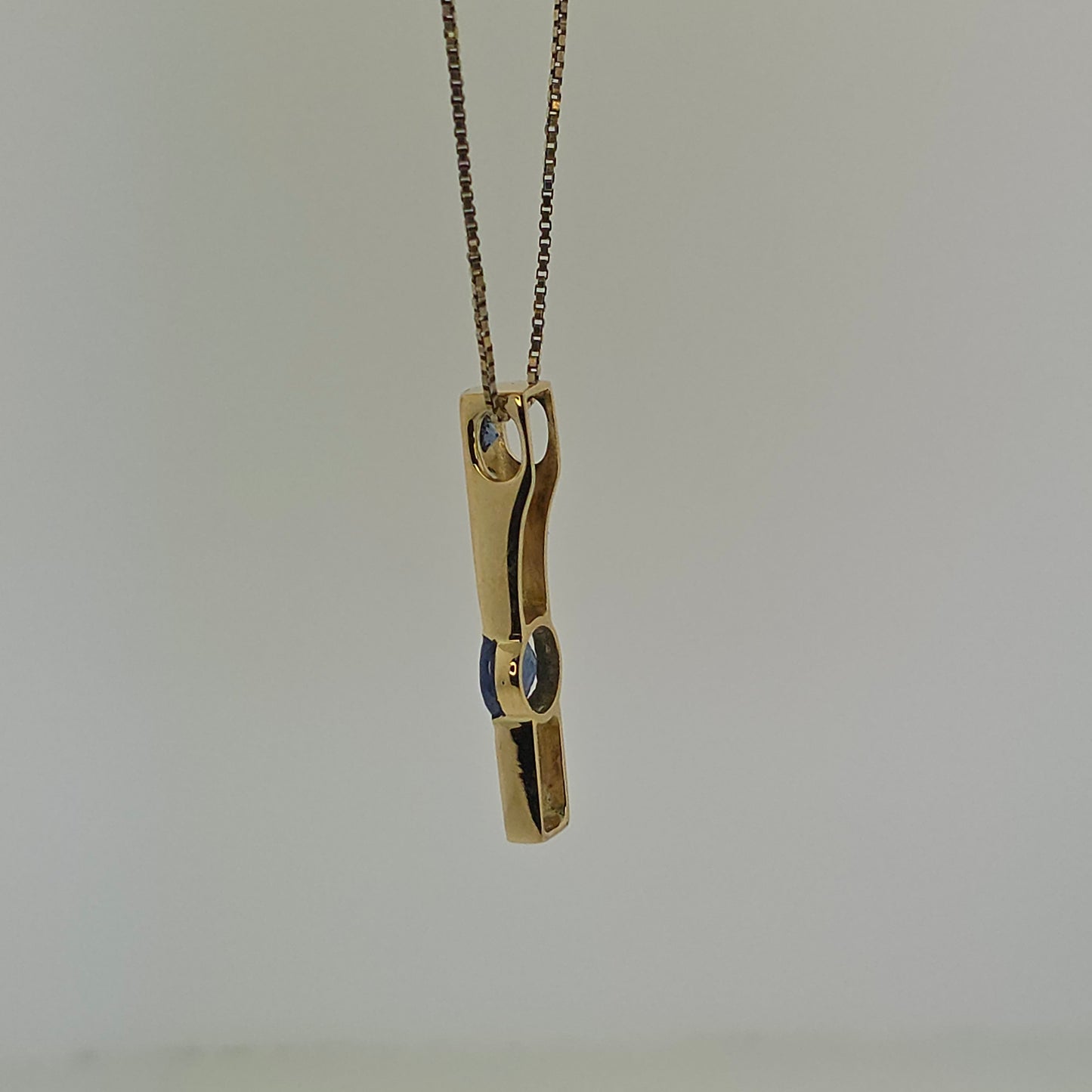 Sapphires in 18ky Gold Pendant