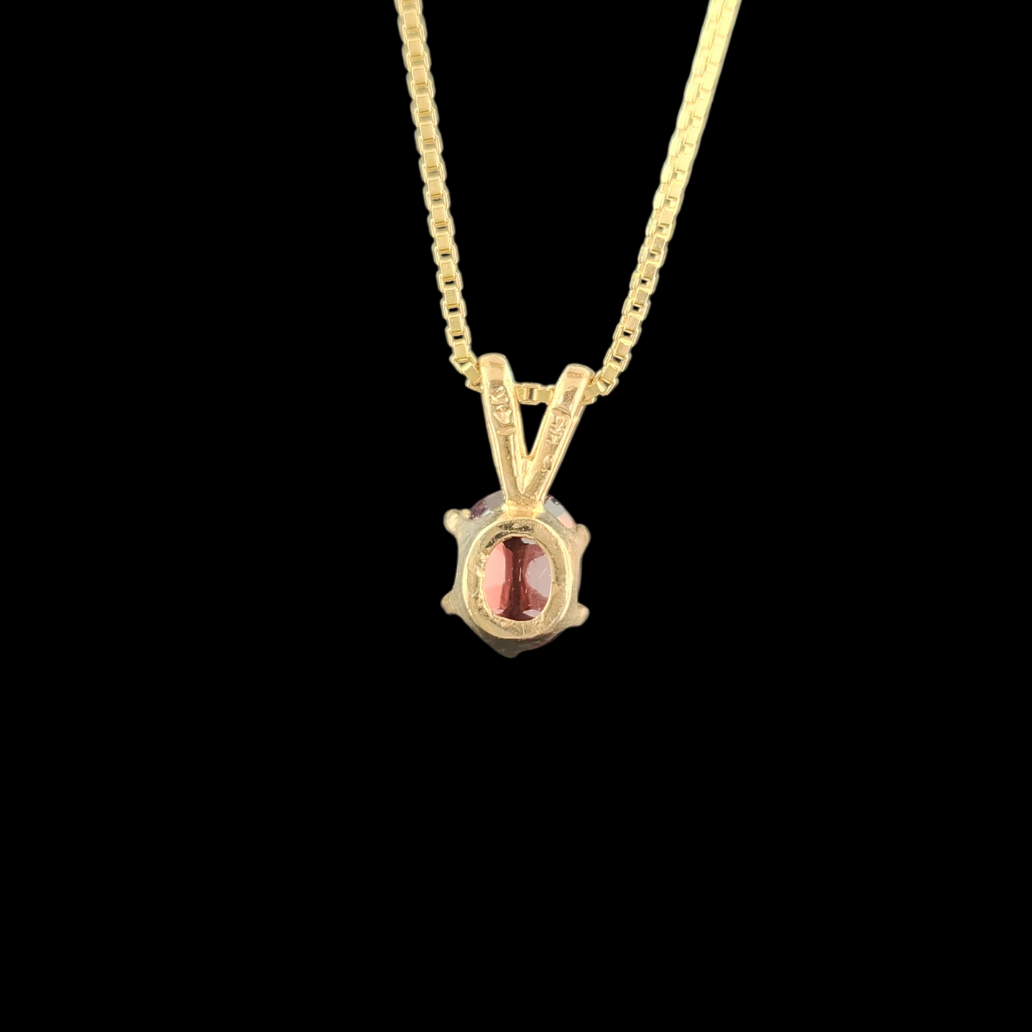 Garnet in 14ky gold pendant