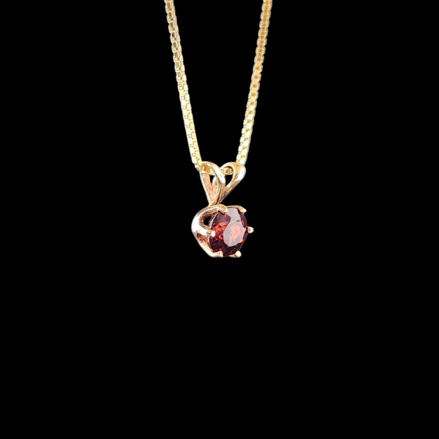 Garnet in 14ky Gold Pendant