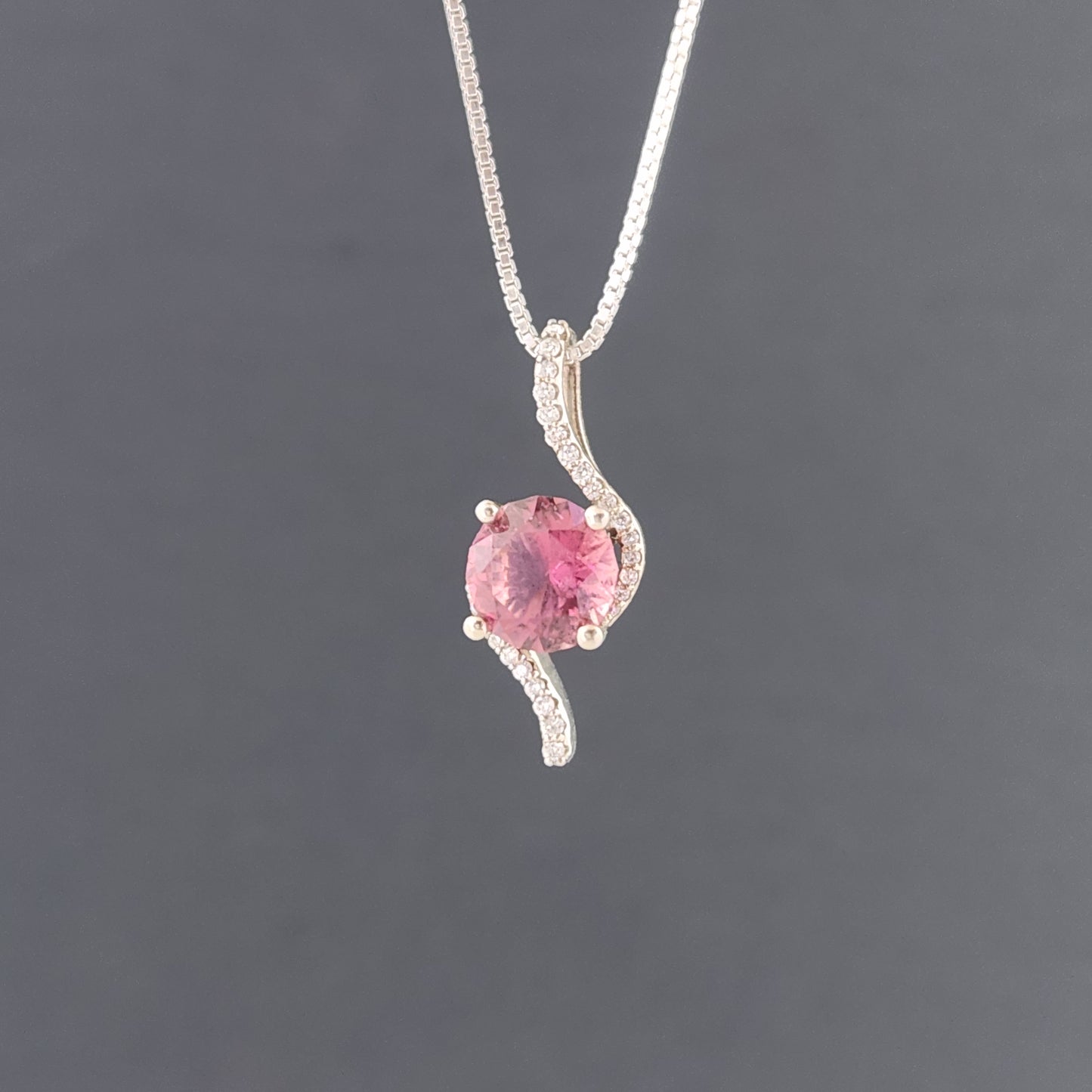 Tourmaline in 14kw Gold pendant
