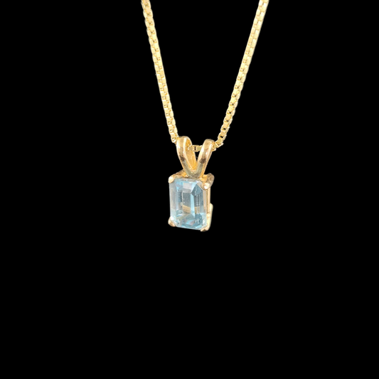 Topaz in 14ky gold pendant