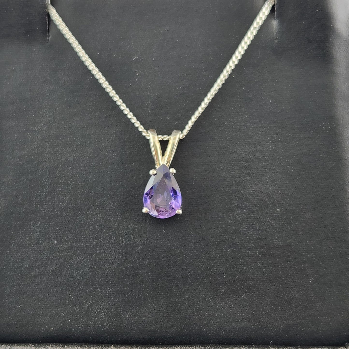 0.75 ct Purple Sapphire set in sterling silver Pendant