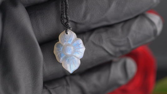 Labradorite Flower Carving Pendant.